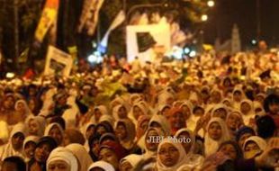 Warga Kerten Berselawat Hindarkan Solo dari Bahaya