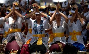 FOTO HARI RAYA NYEPI : Upacara Melasti