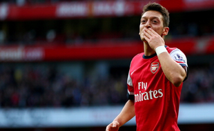 KABAR PEMAIN : Ozil Bikin Kagum Pemain Muda Arsenal