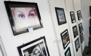 PAMERAN FOTO : FFC UNS Pamerkan Karya Foto 10 Tahun