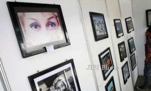 PAMERAN FOTO : FFC UNS Pamerkan Karya Foto 10 Tahun