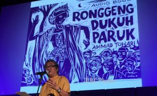 FOTO PELUNCURAN BUKU AUDIO RONGGENG DUKUH PARUK : Menarasikan Bagian Cerita Ronggeng Dukuh Paruk