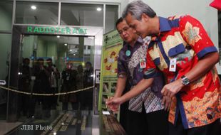 FOTO PERESMIAN PELAYANAN RADIOTERAPI : Terapi Pengobatan Kanker 