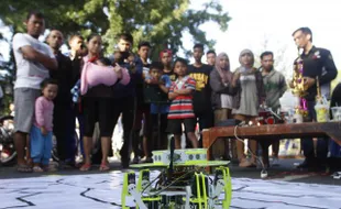 FOTO KONTES ROBOT : Ini Dia Ijo Robot Bikinan Mahasiswa UMS 