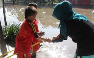 BANJIR KLATEN : Sekolah di Ceper Terendam, Pembangunan Perumahan Dituding Picu Banjir