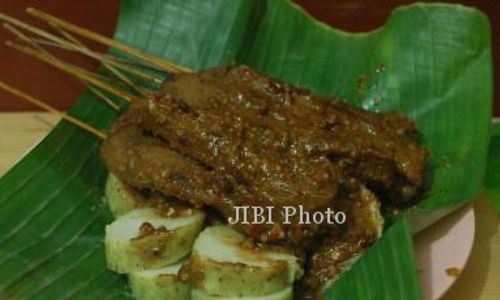 KULINER SOLORAYA : Masakan Solo Punya Sejarah, Sate Kere Simbol Perlawanan