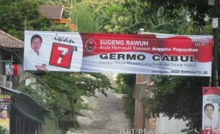 KISAH UNIK PEMILU : Ssstt Di Wonogiri Ada Spanduk Germo Cabul!