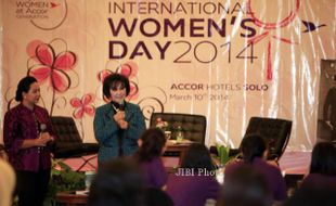 FOTO INTERNATIONAL WOMEN'S DAY 2014 : Memberikan Motivasi 