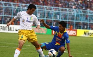 AFC CUP 2014 : Gagal Imbangi Kecepatan Hanoi T&T, Arema Ditekuk 3-1