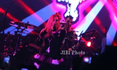 KONSER MUSIK : Avril ke Jakarta Jawab Rindu Little Black Star