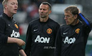 KRISIS MANCHESTER UNITED : Setan Merah Bantah Moyes dan Giggs Sedang Tak Akur