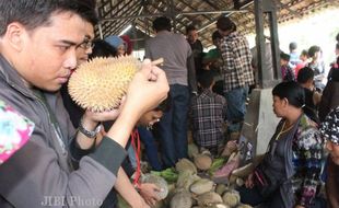 BERBURU DURIAN : Jakarta & Surabaya Pun ke Banjaroya