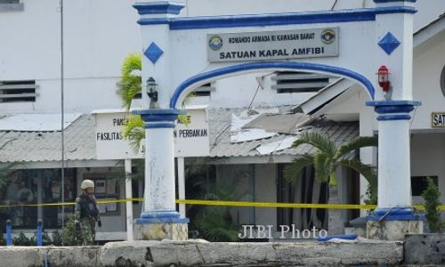 GUDANG AMUNISI MELEDAK : Masih Ada Kepulan Asap di Lokasi Ledakan Gudang TNI AL