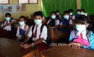 GUNUNG SLAMET SIAGA : BPBD Purbalingga Jamin Stok Masker Cukup