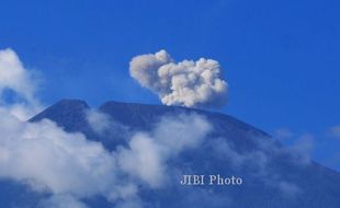 GUNUNG SLAMET SIAGA : Danrem Wijayakusuma Minta Sarana Pengungsian Disiapkan 