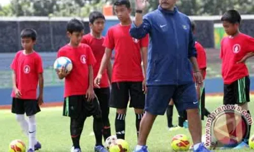 TUR NUSANTARA TIMNAS U-19 : 2 Syarat Indra Sjafrie Tanding Ulang Setelah Lampu Padam