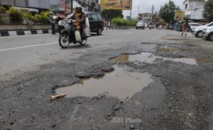 INFRASTRUKTUR JATENG : Duh, Jalan Raya Purwodadi-Kudus Banyak Jeglongan