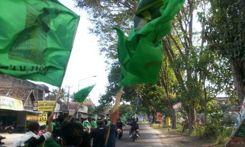 BENTROK KAMPANYE PDIP : Tawuran Dipicu Isu Perusakan Atribut PPP Oleh Simpatisan PDIP