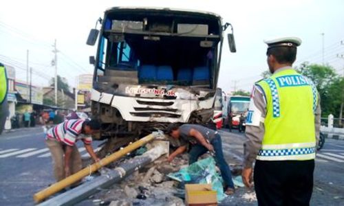 KECELAKAAN BOYOLALI : Inilah Penampakan Bus Langsung Jaya Setelah Tabrakan di Jalan Solo-Boyolali