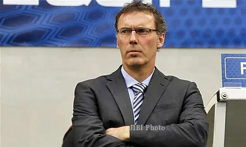 RUMOR PEMECATAN PELATIH : Dibantah, Laurent Blanc akan Pindah Musim Depan Tetap di PSG