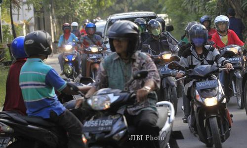 WORLD MILITARY PARACHUTING CHAMPIONSHIP 2014 : Penonton Membludak, Kawasan Manahan Solo Macet Total