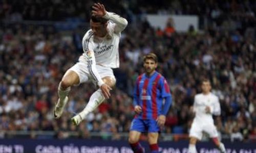 REAL MADRID VS LEVANTE, 3-0 : El Real Kembali Rebut Tahta Klasemen Sementara