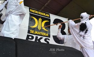 PEMILU 2014 : Pocong dan Kuntilanak Nimbrung Kampanye PKS di Semarang