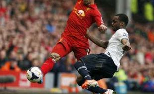 LIVERPOOL 4-0 TOTTENHAM HOTSPUR : Gol Suarez Pecahkan Rekor Legenda The Reds Robbie Fowler