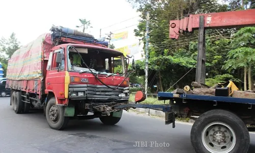 KECELAKAAN KLATEN : Berhenti di Lampu Merah, Pria Sragen Ini Tewas Tergencet 2 Truk