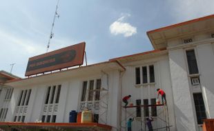 FOTO REVITALISASI KOTA TUA :  Pengecatan Gedung Kantor Pos