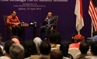 FOTO KUNJUNGAN MAHATHIR MOHAMAD : Malaysia-Indonesia: Dulu, Kini,