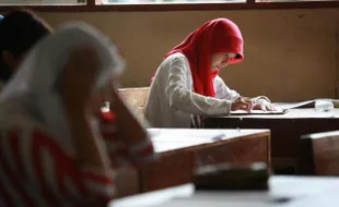 FOTO UJIAN NASIONAL 2014 : Ujian Nasional Pendidikan Kesetaraan