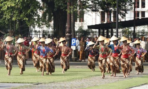 FOTO HARI KARTINI :  Tari Putri Sayekti 