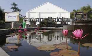 FOTO TAMAN BALEKAMBANG : Pintu Utara Taman Balekambang