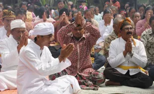 Toleransi di Kaki Gunung Lawu