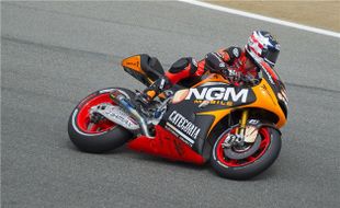 MOTO GP 2014 : Espargaro Jaga Peluang di Baris Depan