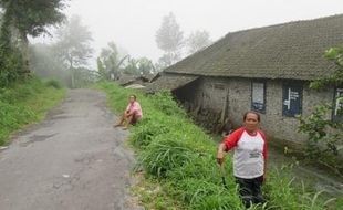 Aktivitas Warga Lereng Merapi Masih Biasa, Tapi Tetap Waspada