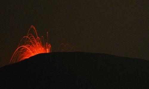 GUNUNG SLAMET SIAGA : Slamet Kembali Semburkan Sinar Api dan Lava Pijar 