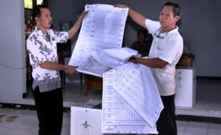 HASIL PILPRES 2014 : Kejanggalan Pilpres Dilaporkan ke KPK