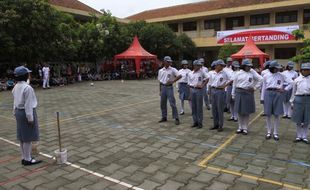 FOTO LOMBA PASKIBRA : 21 Regu Tanding Kibar Bendera