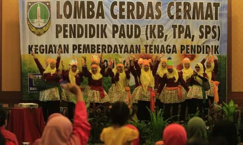 FOTO LOMBA PENGAJAR PAUD : Pengajar PAUD Lomba Yel-Yel