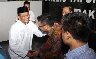 FOTO MAJELIS TAFSIR ALQURAN : Dahlan Iskan Hadiri Pengajian MTA