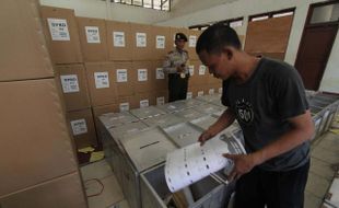 PILPRES 2014 : Di Bantul, Dua Polisi Jaga Lima TPS