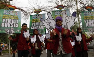 FOTO PEMILU 2014 : Solo Syukuri Sukses Pemilu