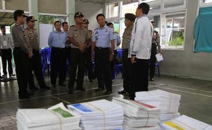 FOTO PEMILU 2014 : Wakapolda Jateng ke Rutan Solo