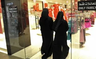 Arab Saudi Larang Pria Jual Parfum dan Kosmetik kepada Wanita