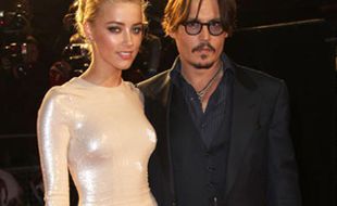 Johnny Depp Tunangan dengan Amber Heard