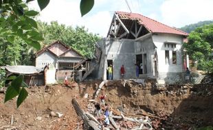 BENCANA ALAM TRENGGALEK : Seluruh Kecamatan Trenggalek Siaga Banjir dan Tanah Longsor!