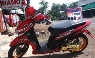 MODIFIKASI SEPEDA MOTOR : Street Racing Red Vario