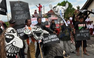 TAMBANG PASIR MERAPI : Benarkah Ada Polisi yang Terlibat?